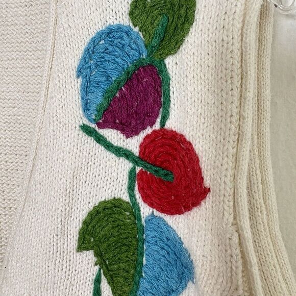 Vintage Embroidered Floral Cotton Button Down Women’s Sleeveless Sweater Vest - Picture 3 of 11